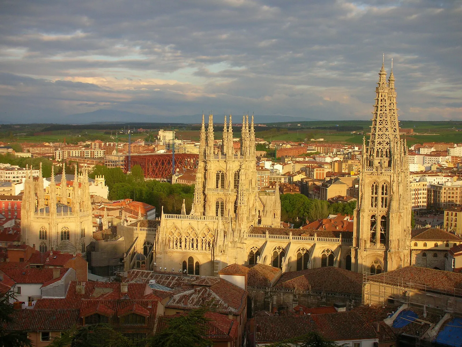 Catedral de Burgos, Burgos. Fotografía del entorno geográfico.